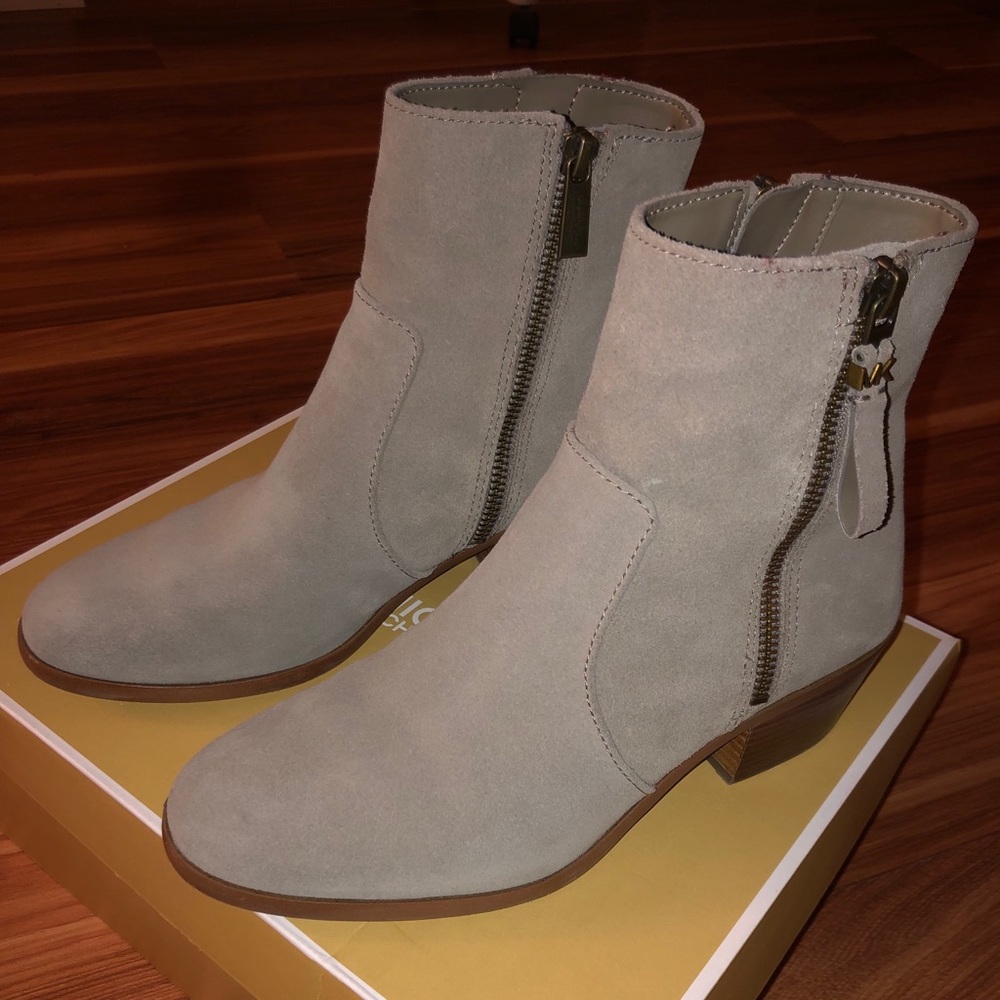 Michael Kors Sawyer Bootie 6M